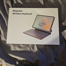 Magnetic Wireless Keyboard
