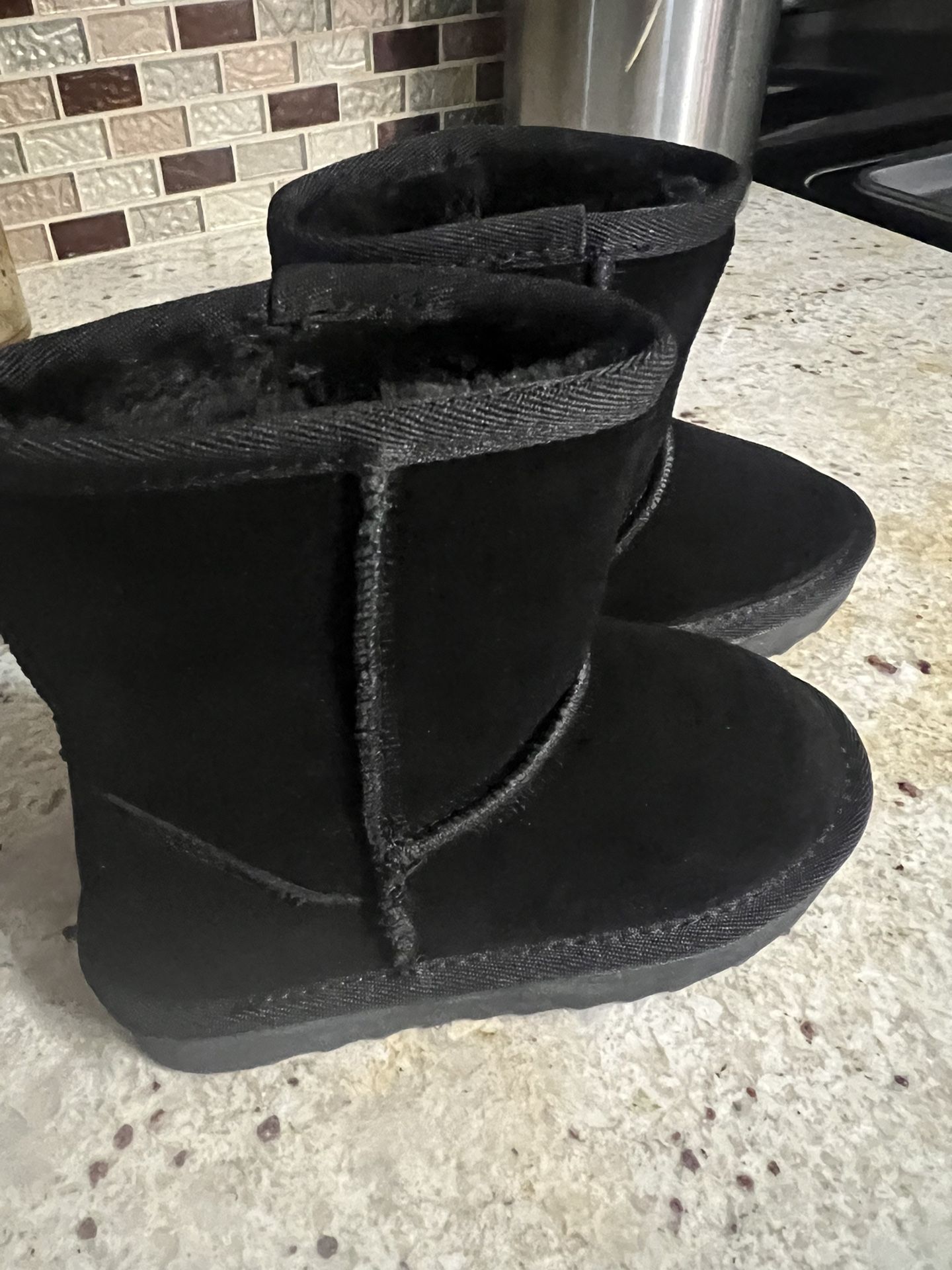 NEW Girls Winter Boots - Warm Fur Lining - Size 10