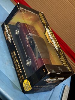 Ertl American Muscle 1967 Chevy Chevelle SS LE 1:18 Scale Diecast Car