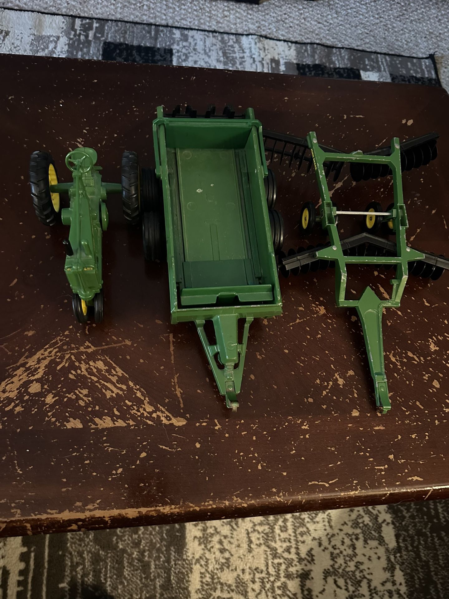 John Deere Toy Tractor Set