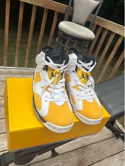 Size 13 jordan 6  “yellow ochre”