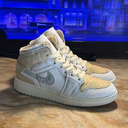 Jordan Retro 1 SE Mid Craft ‘ Inside Out’