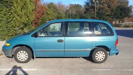 1999 Plymouth voyager 3 seats good condition