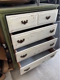 Dresser