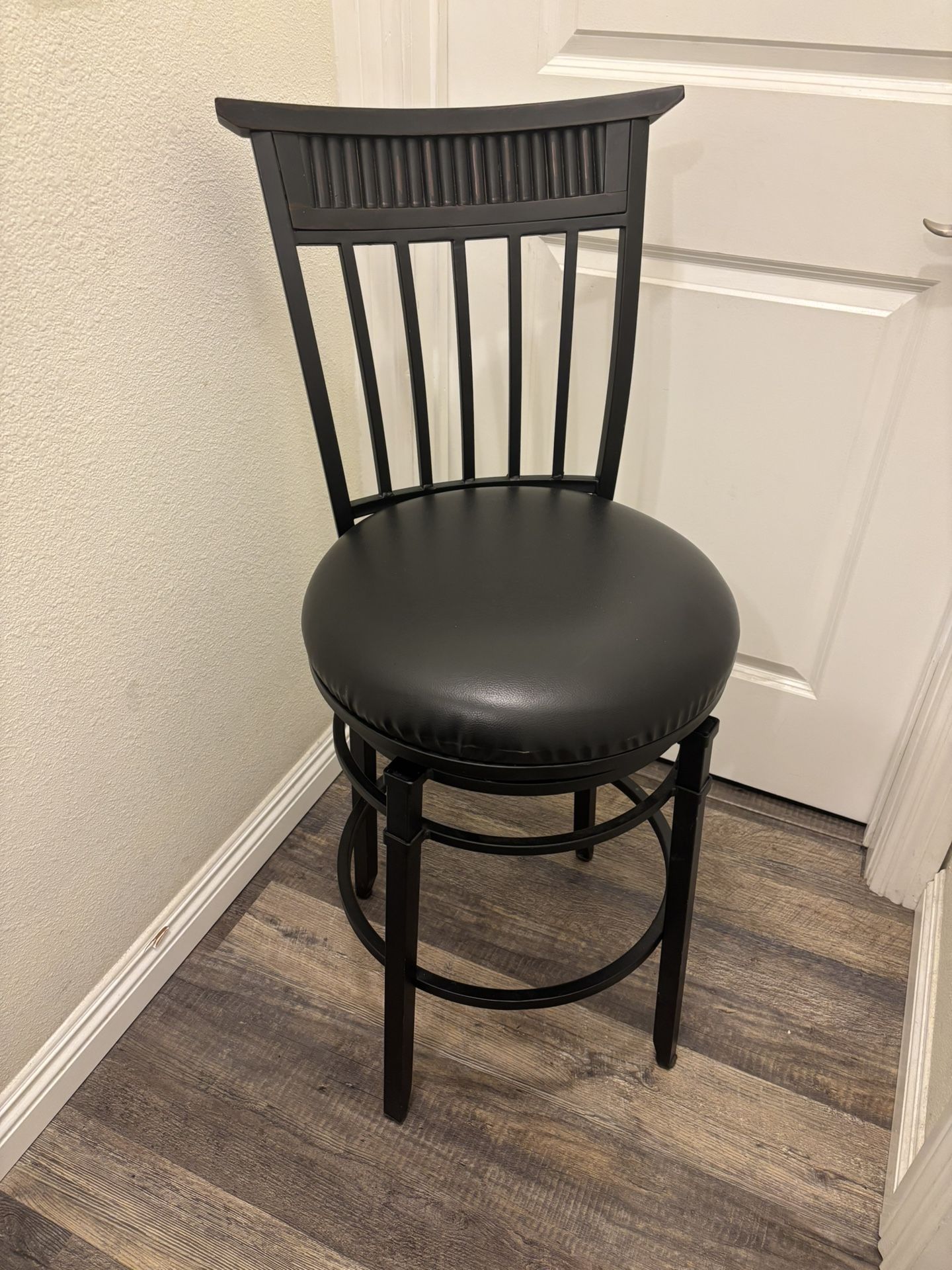 Black Metal/wood Swivel Counter Stool