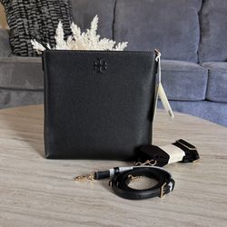NWT , Tory Burch thea swingpack Black Crossbody Bag with Gold Accents