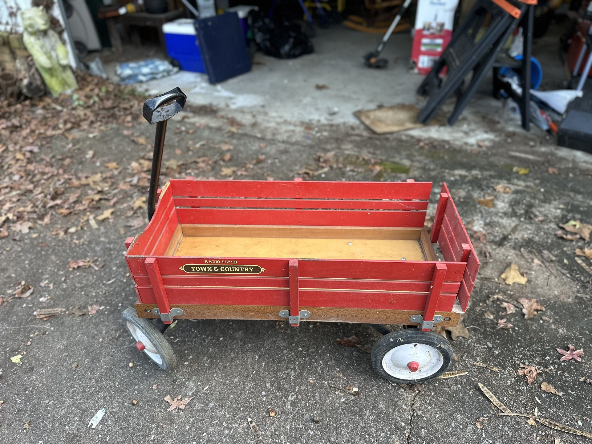 Radio Flyer Town & Country Wagon