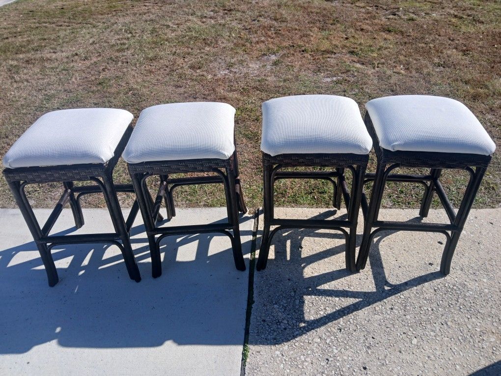 4 Barstools 