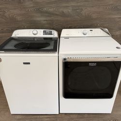 Maytag XL Washer And Electric Dryer 