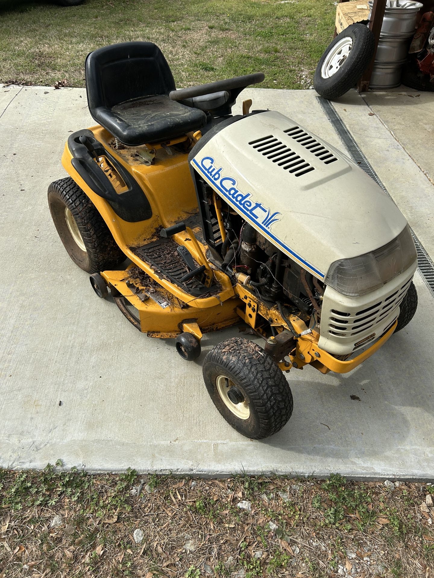 Riding Lawnmower