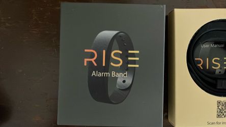 Alarm and vibrating band