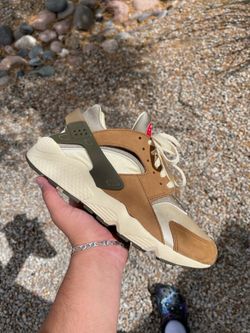 Nike Air Huarache Stüssy Desert Oak 2021
