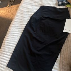 Lululemon slim fit skirt