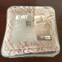 New Queen Size Quilted Duvet Cover & Matching Shams Set