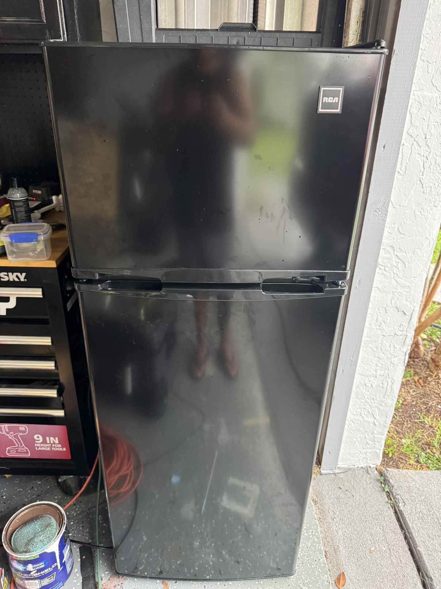 RCA 7.5cu Fridge With Freezer. Like New! 