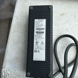 Microsoft AC Adapter ModelDPSN-186CB A