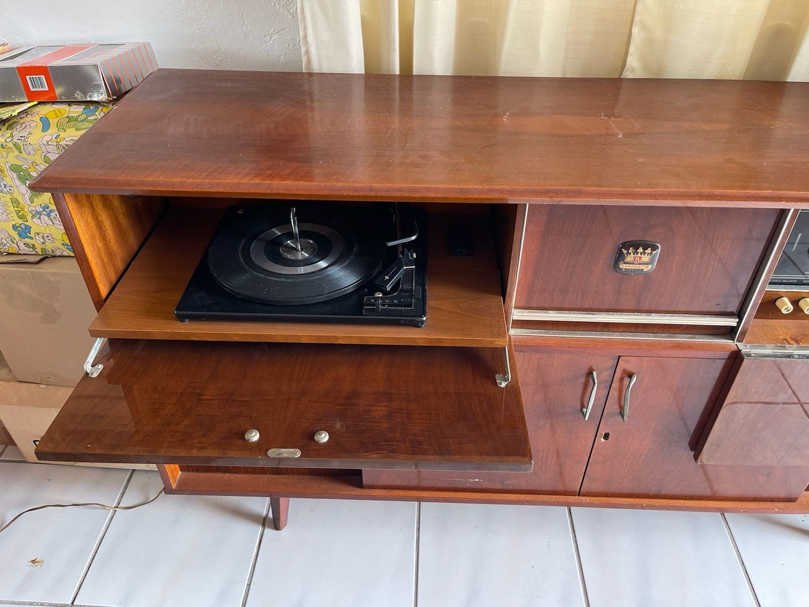 Koronette 2024 stereo console