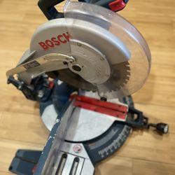 Bosch 12” Compound Miter Saw 3912