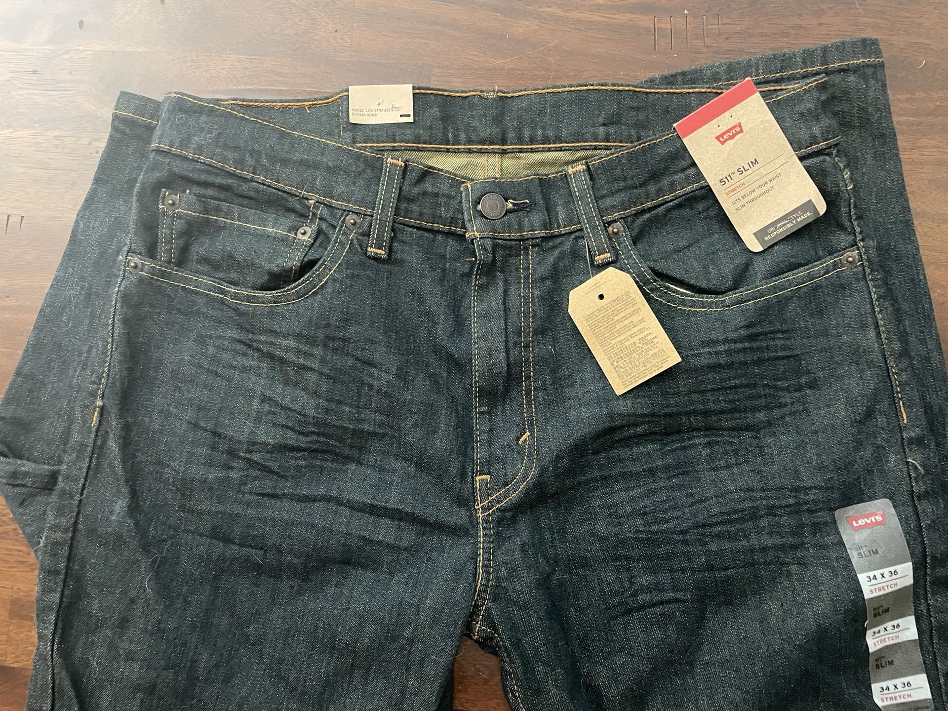 Men’s Levi Jeans - New