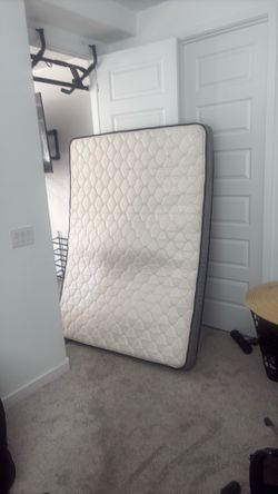 Full size bed