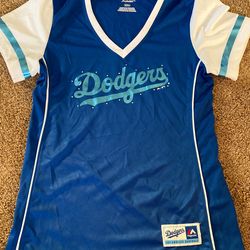 Dodgers women’s top