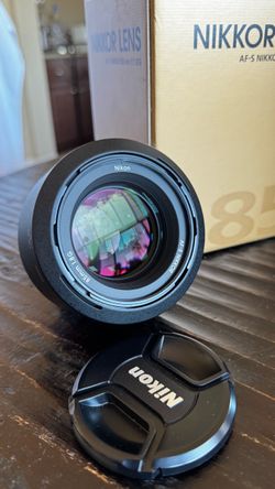 NIKKOR LENS AF-S 85mm f/1.8G