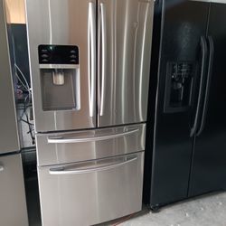 33 W Samsung Refrigerator  📍No, it has the drawers on the right door.📍📍 Everything Works Good 