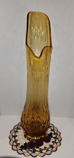 L.E.SMITH SWUNG VASE