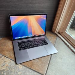 MacBook Pro 15” i7 16GB RAM 512GB SSD | Adobe, Final Cut, Logic, Office | Best Offer