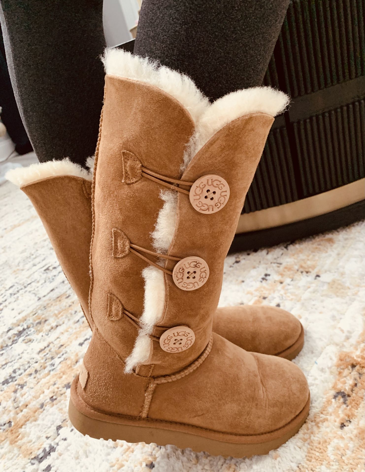 BOOTS/UGG