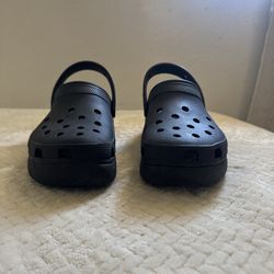 Make offer Women’s Crocs platform Clog