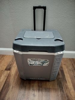 Igloo 60 qt roller cooler