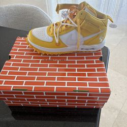 Off white nike white/varsity maize size 13