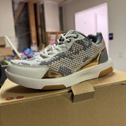 Women’s Walking Shoes with Arch Support, Comfortable Fashion Sneakers Size 6