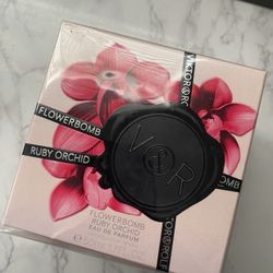 Flowerbomb Perfume 