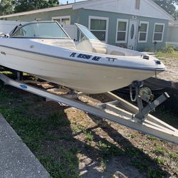18’2” SeaRay Boat, 120hp Mercury Out drive   Selling a 18 foot 1998 SeaRay with a 120hp mercury out drive and trailer for $1,000! 