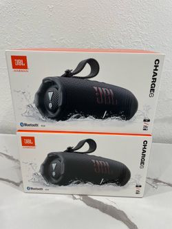 New JBL Charge 6 portable speaker has a rugged camouflage pattern. This Bluetooth speaker features a durable fabric exterior with a built-in carrying 