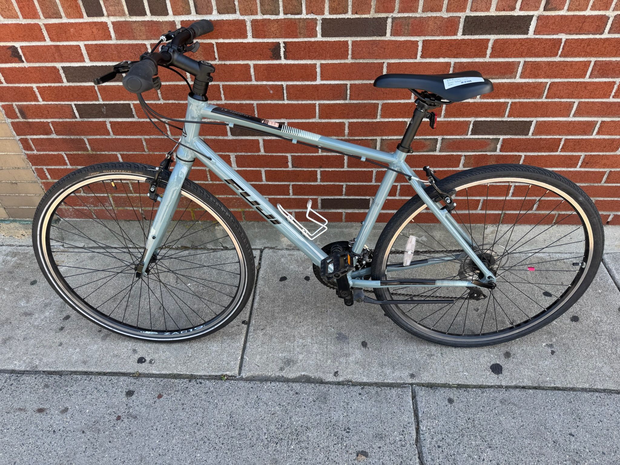 FUJI Absolute 2.1 Hybrid Bike - Frame: 19" - Wheel 28"
