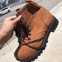 Ladies Boots