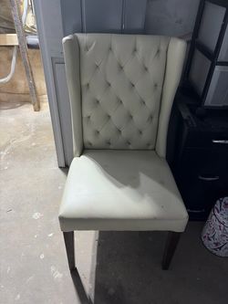 Diamond stitch chair