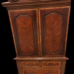 Drexel Heritage Georgian Carved Flame Mahogany Armoire Dresser