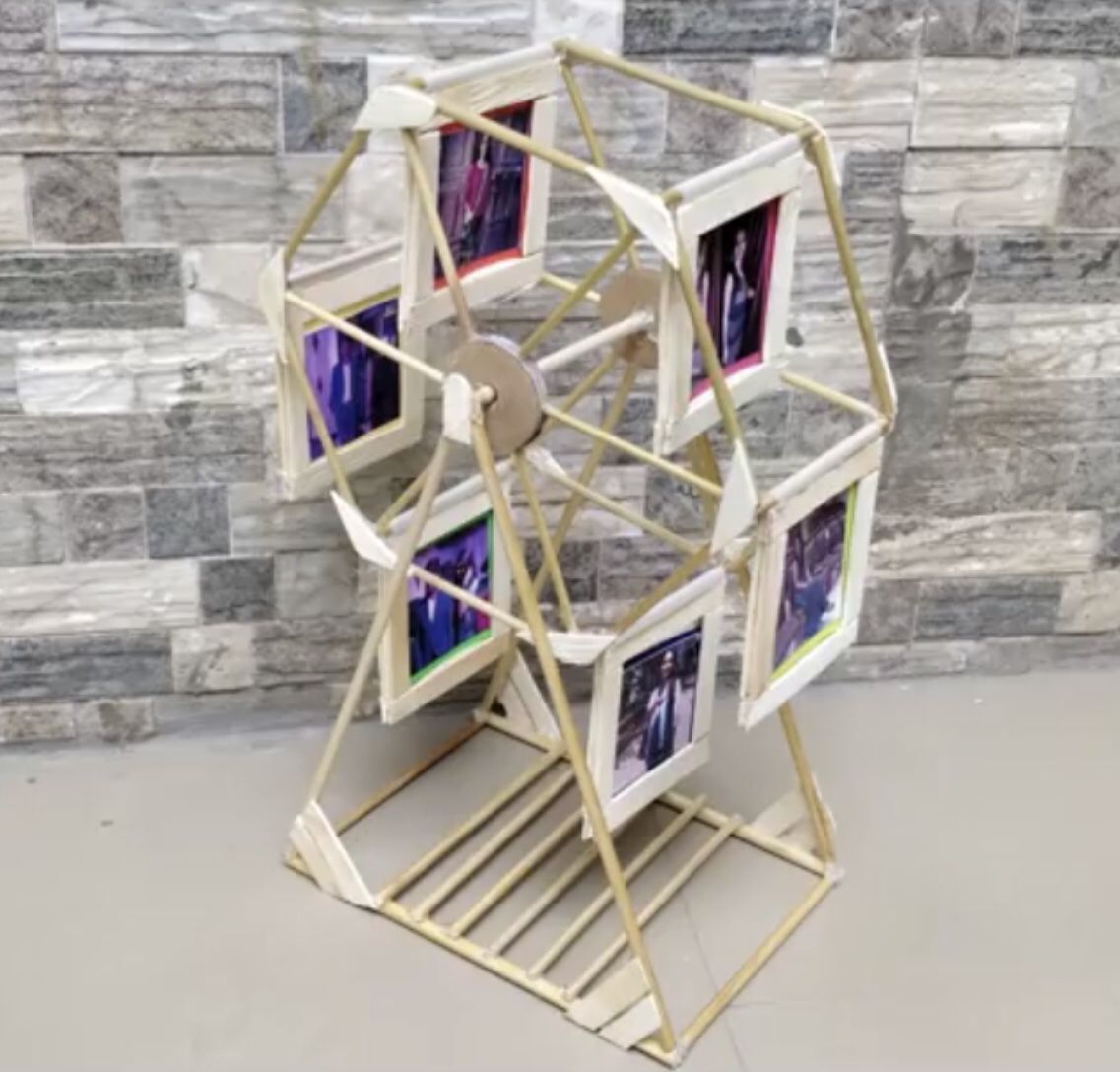 Fun fair rotating photo stand