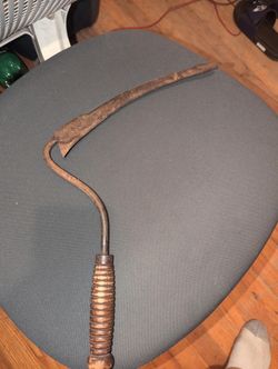 Vintage Hand Sickle / Scythe - Primitive Farmhouse Decor