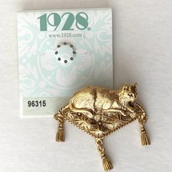 Vintage  1928 Gold Tone Cat Brooch