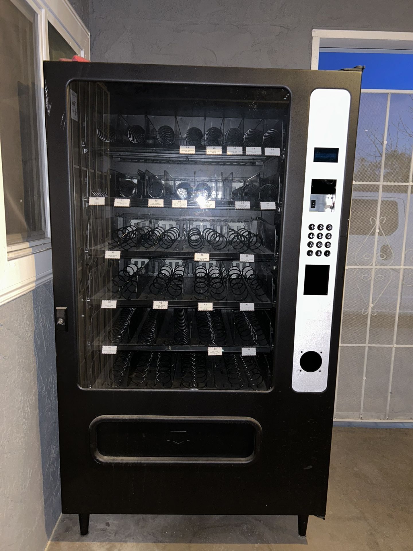 Vending Machine for Sale in Fontana, CA OfferUp