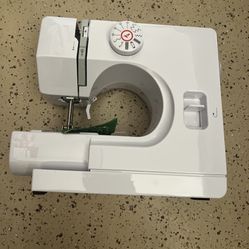 $100 New! Sewing Machine 