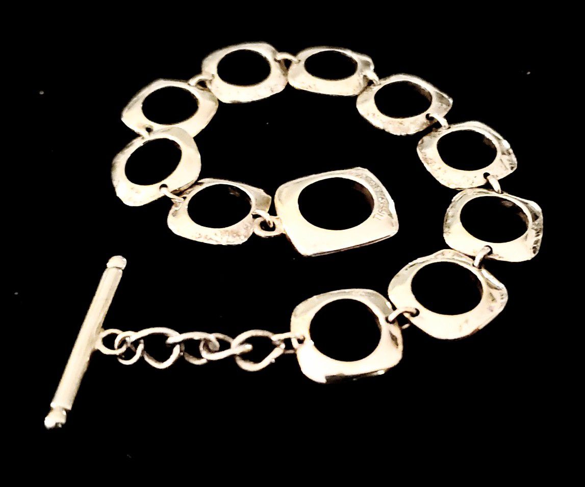 TIFFANY & CO. VINTAGE STERLING SILVER CUSHION SQUARE LINK BRACELET 7" length weighs approximately
