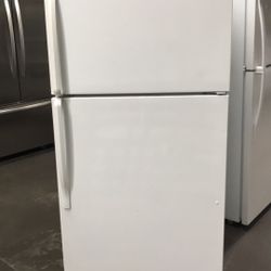 Whirlpool Top Freezer Refrigerator Apartment Size 18 Cu Ft In White