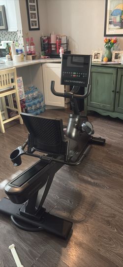 Schwinn 290R Recumbent Bike