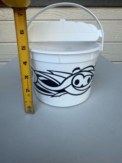 White Plastic Bucket with Lid and Handle
